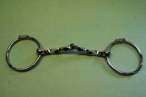 Jointed Twist Loose Ring with 12/5 Loops - Image 2