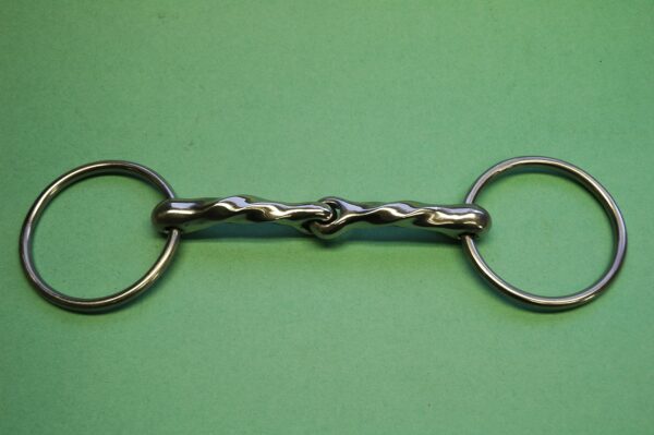 Twisted Mouth Loose Ring